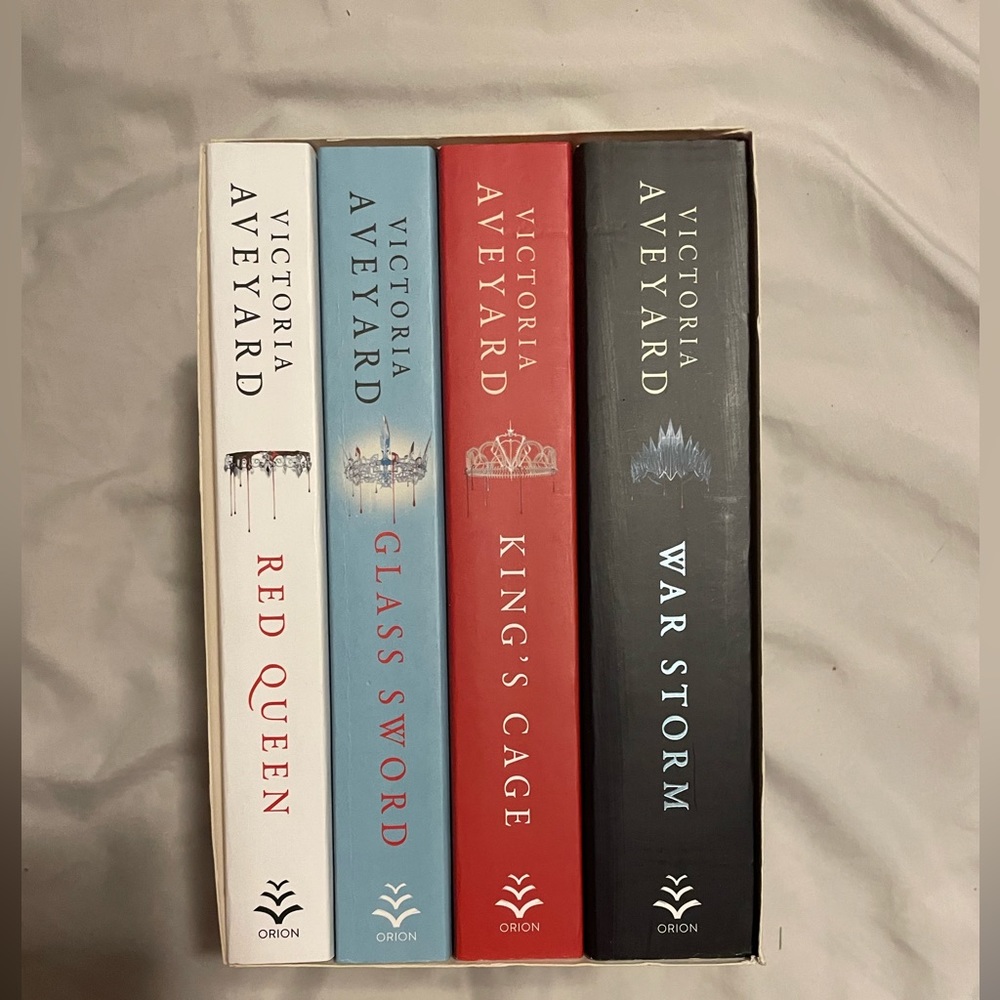 Red queen box set